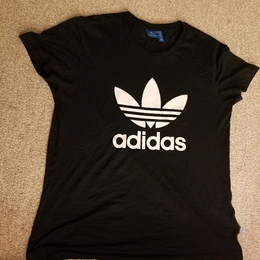 Black adidas t shirt
